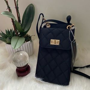 On The Go Crossbody!